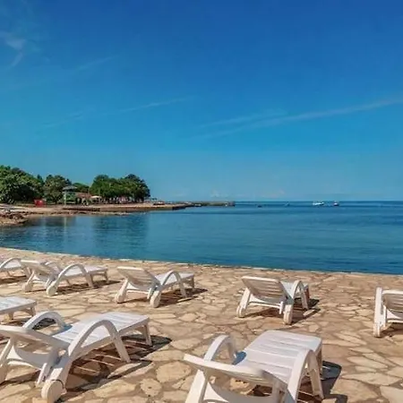 Campsite Adriamar Mobile Homes In Park Umag