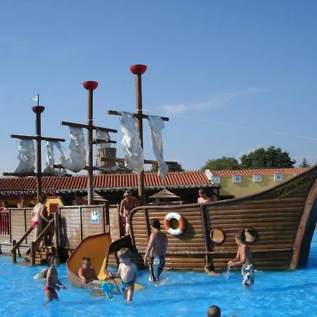 Adriamar Mobile Homes In Park Campsite Umag