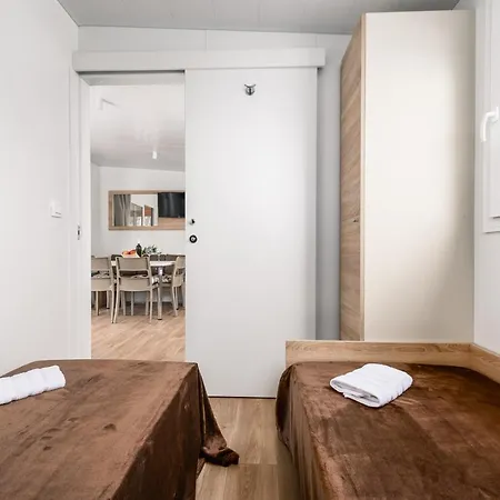 Adriamar Mobile Homes In Park * Umag