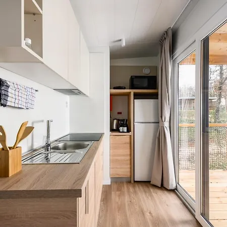 Adriamar Mobile Homes In Park Campsite Umag