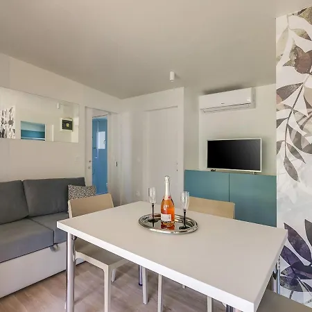 Adriamar Mobile Homes In Park * Umag