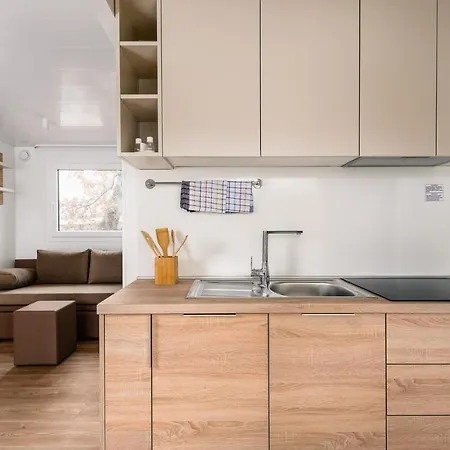 Kemping Adriamar Mobile Homes In Park Umag